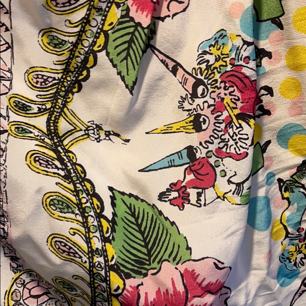 Silky Dress With Colorful Pattern - Picture 5 of 5